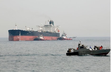 WSJ: "التجارة الرمادية" تزدهر بين الإمارات وإيران