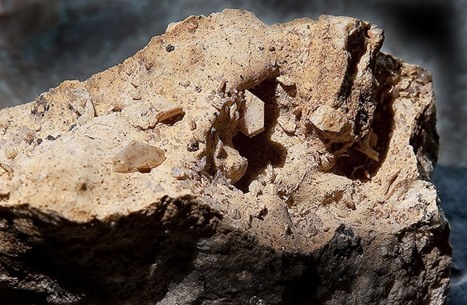 علماء يحلّون لغز معدن عثر عليه ببركان مريخي عام 2016