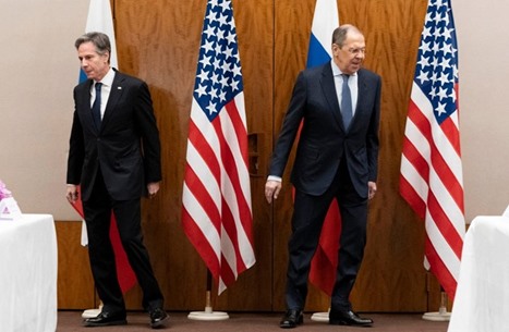 مسؤول أمريكي: بلينكن يخطط لتجنب الظهور مع لافروف بقمة الـ20