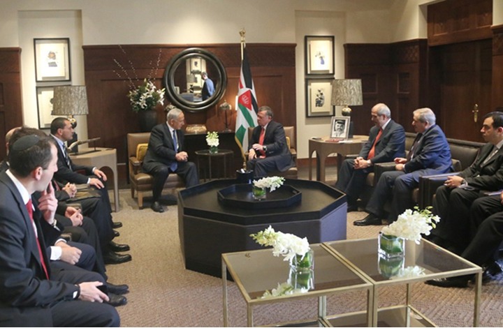 صحيفة عبرية تكشف تفاصيل لقاءات ملك الأردن بقادة الاحتلال
