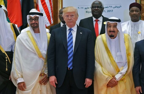 ترامب يهاتف العاهل السعودي ويبحث حل الأزمة الخليجية