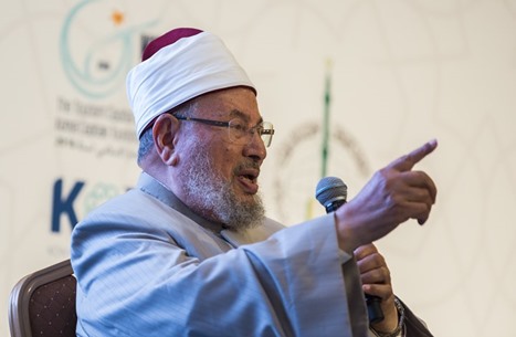 "لن تستطيع حصار فكري ساعة".. تعرف إلى أبرز قصائد القرضاوي