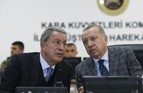 وزير دفاع تركيا ينتقد "إساءة" صحيفة يونانية لأردوغان