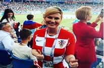 رئيسة كرواتيا السابقة تحتفي بتأهل منتخب بلادها للمونديال