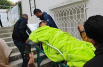 نقل ناشط تونسي مضرب عن الطعام إلى المستشفى (شاهد)