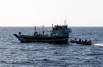 إيران تحتجز سفينة تهريب في الخليج وتوقف طاقمها