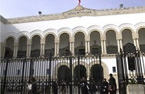 "القضاة الشبان" بتونس تصعد خطابها وتقر إضرابا مفتوحا