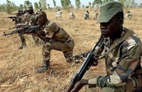 مسلحون ينهبون قرية شمال نيجيريا ويقتلون 50 من سكانها