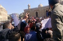 مصريون يتظاهرون بالأزهر تضامنا مع القدس والأمن يمنع خروجهم