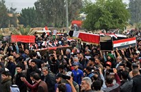 مقتل 4 متظاهرين ببغداد.. ومحتجون غاضبون يُنكلون بالجاني