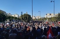 الآلاف يتظاهرون بتونس ضد "الحكم الفردي" لسعيّد (شاهد)
