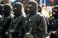 الحرس الثوري الإيراني يفكك خلية انتحارية غرب البلاد