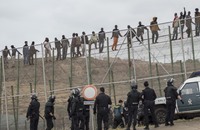 المغرب يحبط محاولة نحو 1400 مهاجر العبور إلى الحدود الإسبانية