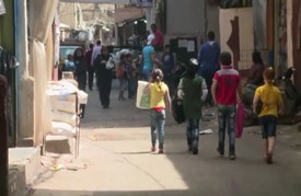 سوريون من دون أوراق إقامة قانونية يعيشون في شبه عزلة في لبنان