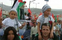 10 آلاف فلسطيني يطلقون "يوم استقلالكم يوم نكبتنا"