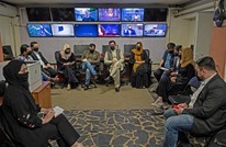 لقاء أمريكي أفغاني بالدوحة.. وكرزاي يعلق على "البرقع" 