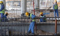  خبراء يشيدون بتحسن معايير العمالة في قطر