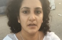 ضرب وسحل والدة علاء عبد الفتاح أمام سجنه (شاهد)