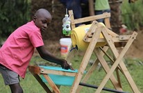 جائزة رئاسية لطفل كيني صنع آلة خشبية لتقليل عدوى كورونا