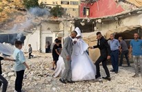 مشاهد مؤثرة لعروس هدم الاحتلال منزلها.. زفاف فوق الركام