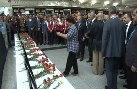 تكريم ذكرى ضحايا الاعتداء في مطار أتاتورك في اسطنبول