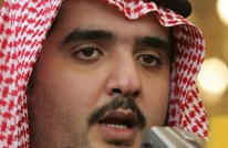 إعلامي شهير يقبل يد عبد العزيز بن فهد بطريقة مفاجئة (شاهد)