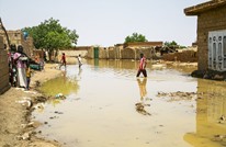 مياه النيل تدخل منازل السودانيين ومعاناة في مواجهتها (شاهد)