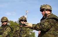 كندا ترسل مستشارين عسكريين للعراق